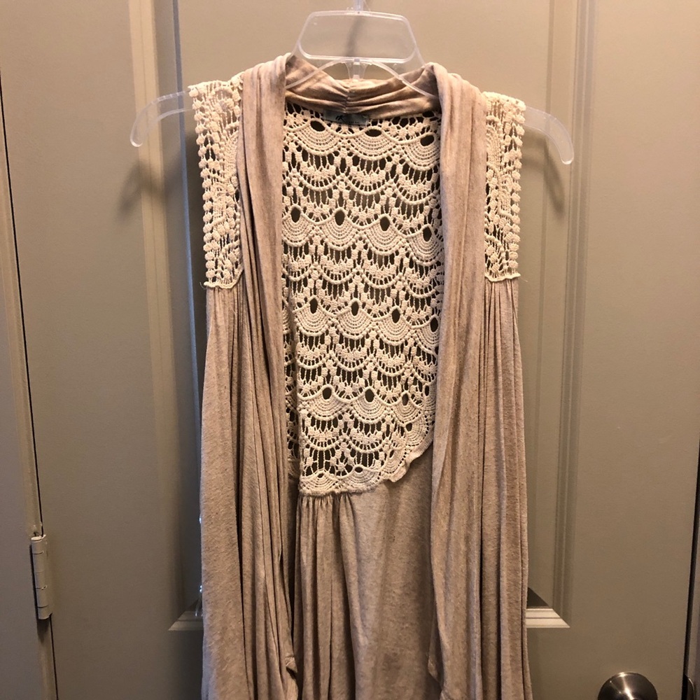 Tan Flowy Lace Vest - West Kei M